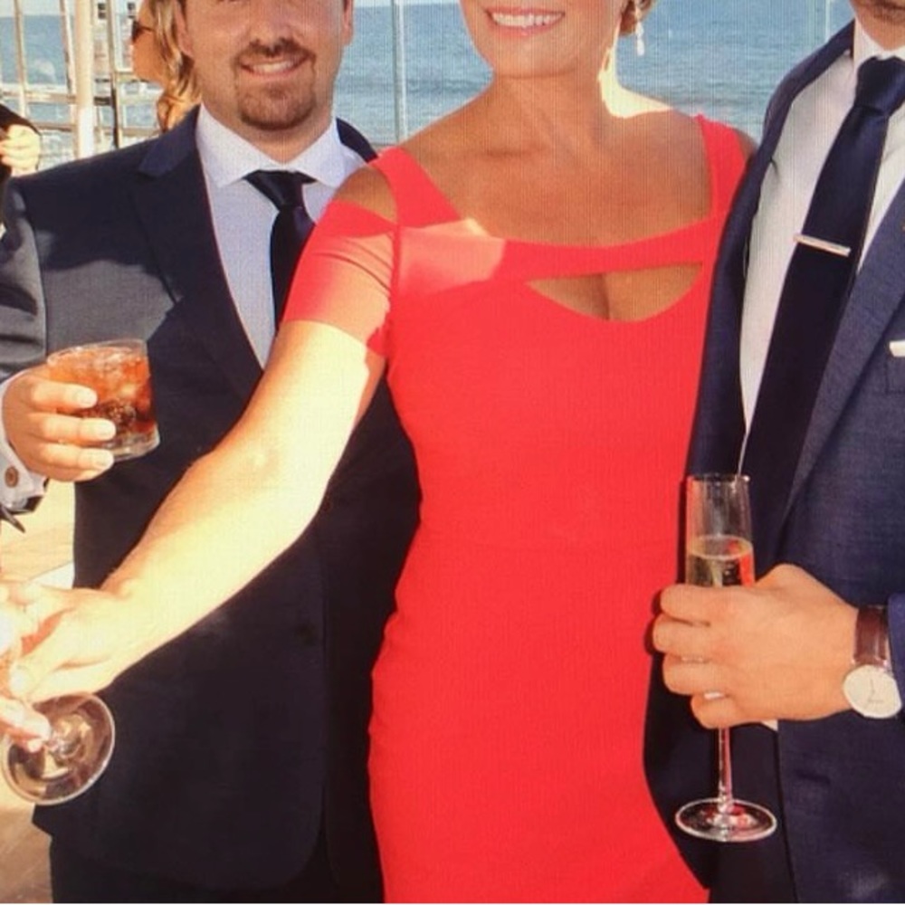 Chiara Boni Amazing Dress, super flattering for curvy ladies.